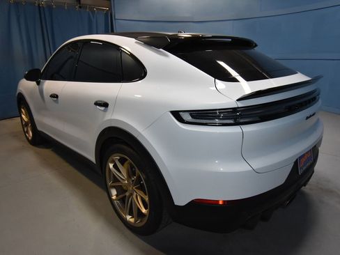 Certified 2024 Porsche Cayenne Turbo GT image 4