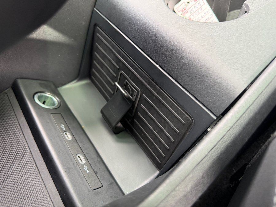 Used 2024 Audi Q4 e-tron Premium Plus w/ Premium Plus AWD/4WD image 27