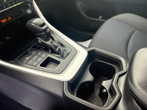 Used 2019 Toyota RAV4 LE w/ All Weather Liner Package AWD/4WD image 21