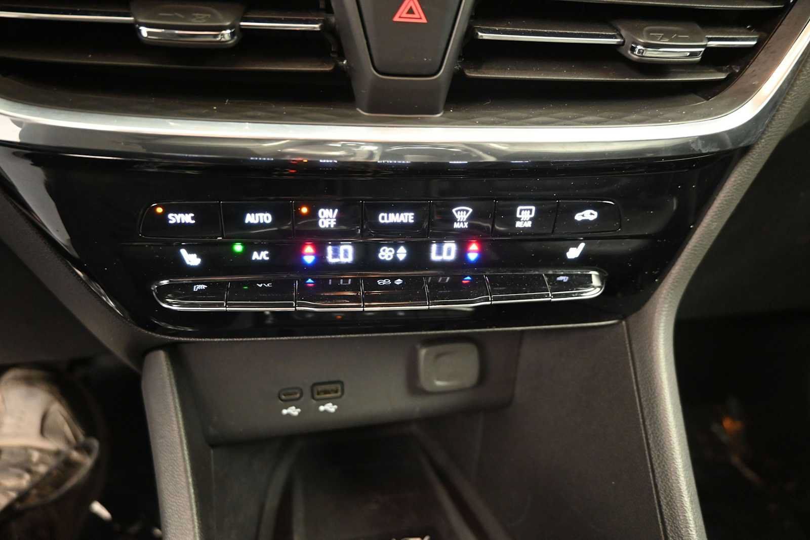 Used 2024 Buick Encore GX Avenir w/ Avenir Technology Package AWD/4WD image 18