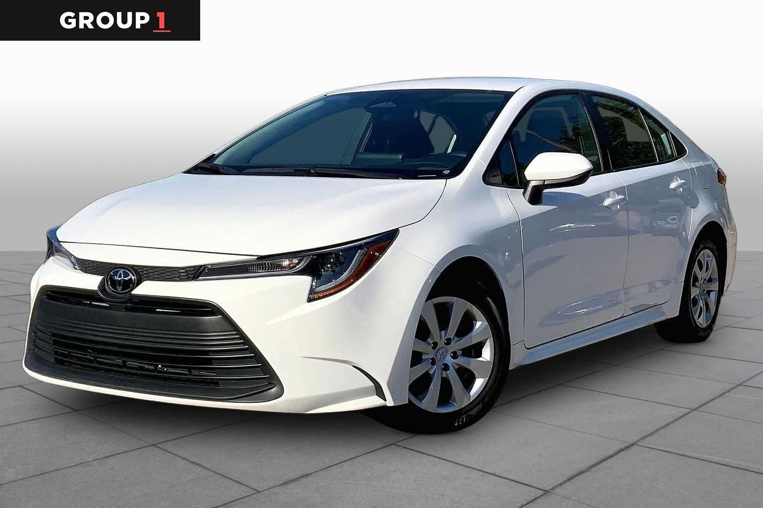 Used 2025 Toyota Corolla LE FWD image 1