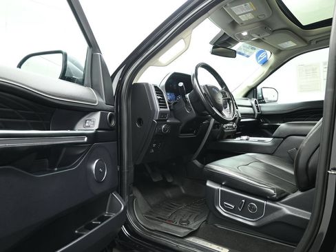 Used 2019 Ford Expedition Platinum RWD image 9