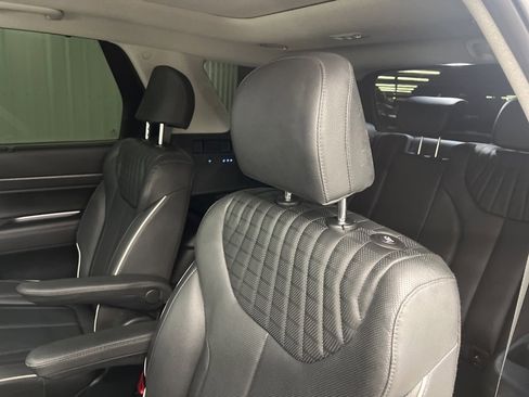 Used 2024 Hyundai Palisade Limited image 12