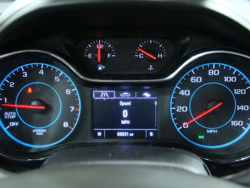 Used 2018 Chevrolet Cruze LT w/ Convenience Package FWD image 13