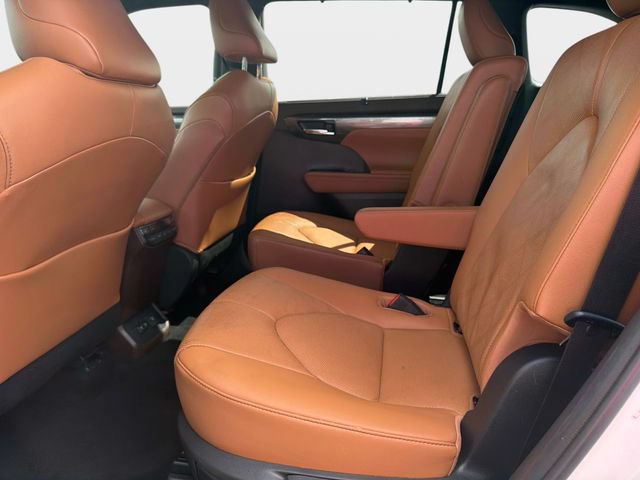 Used 2020 Toyota Highlander Platinum AWD/4WD image 12
