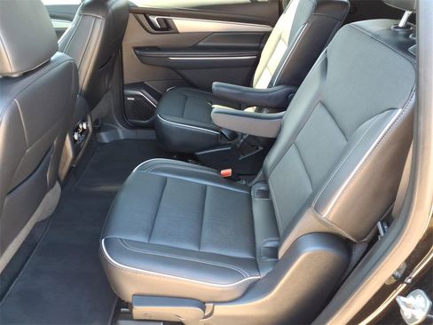 Used 2025 Buick Enclave Preferred image 13