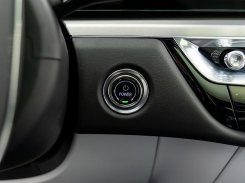 Used 2025 Cadillac Lyriq Sport AWD/4WD image 18