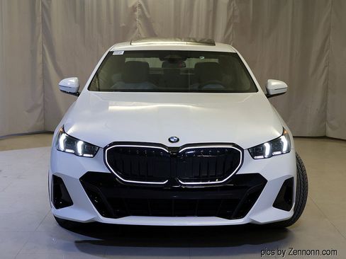 New 2026 BMW 530i xDrive w/ M Sport Package image 5