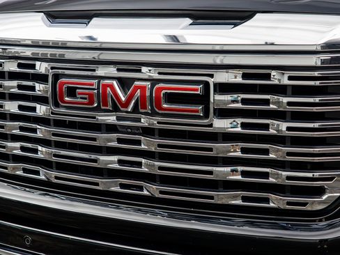 Used 2024 GMC Sierra 1500 Denali w/ Denali Reserve Package image 5