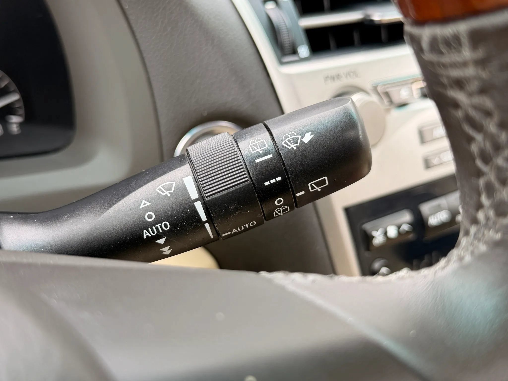 Used 2010 Lexus RX 450h AWD image 38