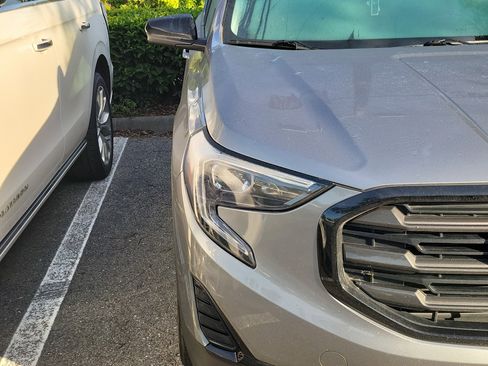 Used 2021 GMC Terrain SLE w/ Driver Convenience Package image 5