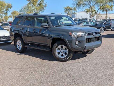 Used 2024 Toyota 4Runner SR5 image 32
