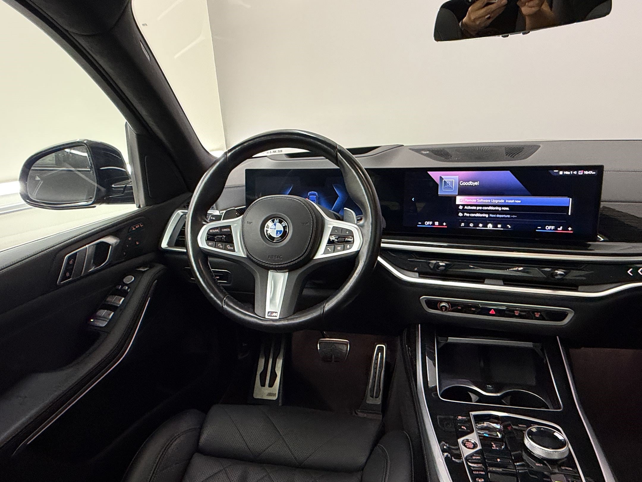 Certified 2024 BMW X7 xDrive40i w/ M Sport Package AWD/4WD image 28