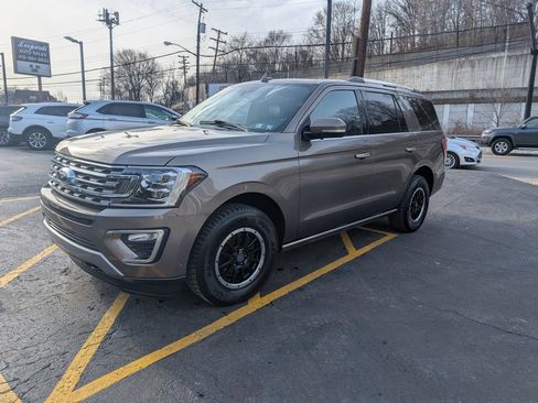 Used 2019 Ford Expedition Limited w/ Equipment Group 302A image 3