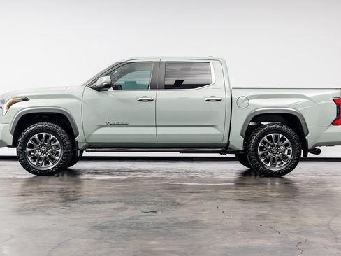 Used 2026 Toyota Tundra Limited AWD/4WD image 7