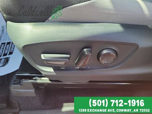 Certified 2025 Toyota Tacoma TRD Off-Road AWD/4WD image 12
