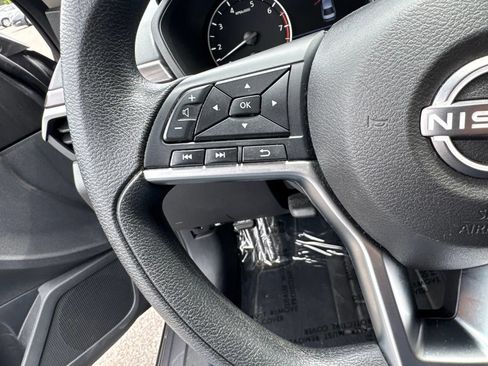 Used 2024 Nissan Altima 2.5 SV FWD image 24
