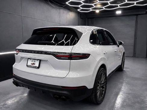 Used 2022 Porsche Cayenne Platinum Edition w/ Premium Package Plus image 5