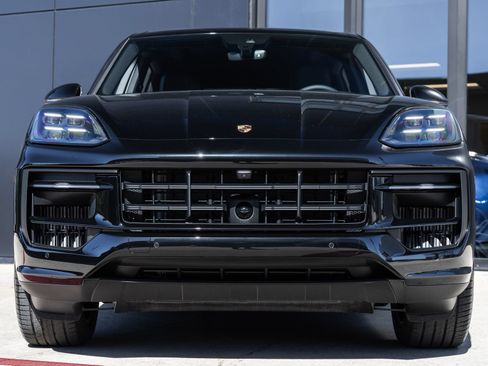 Certified 2026 Porsche Cayenne AWD/4WD image 8