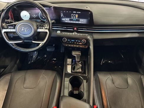 Used 2021 Hyundai Elantra Limited FWD image 4