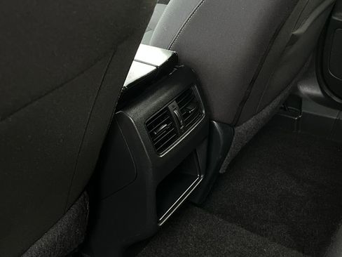 Used 2023 Nissan Rogue S AWD/4WD image 23