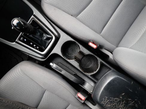 Used 2015 Hyundai Elantra SE image 33