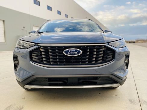 New 2026 Ford Escape SE w/ PHEV Premium Package image 2