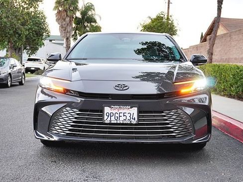 Used 2025 Toyota Camry XLE image 5