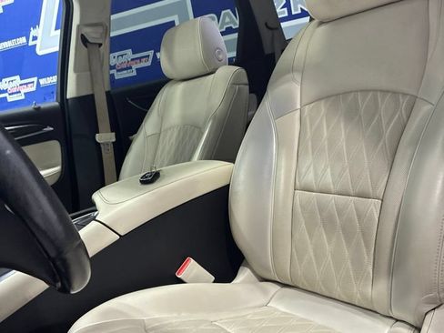 Used 2023 Buick Enclave Avenir w/ Avenir Technology Package FWD image 17