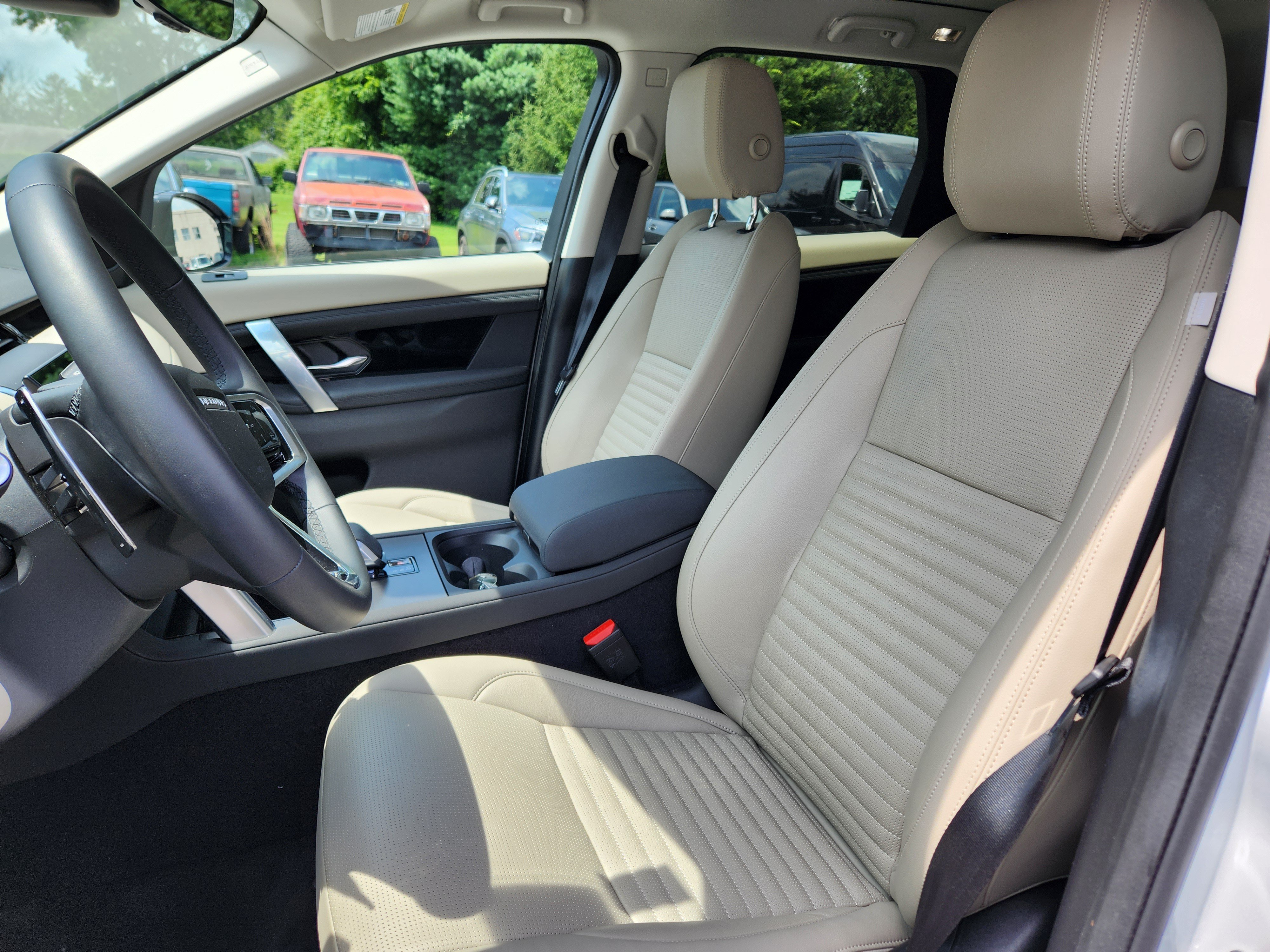 Certified 2025 Land Rover Discovery Sport S AWD/4WD image 8