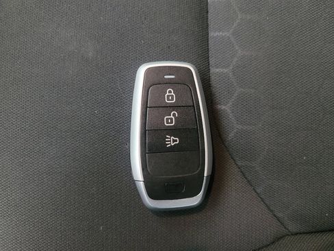 Used 2019 Jeep Compass Sport image 32