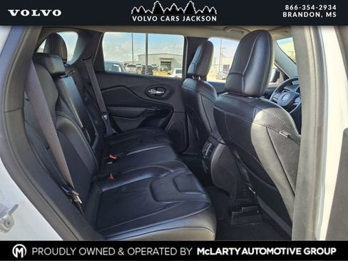 Used 2023 Jeep Cherokee Altitude Lux image 28