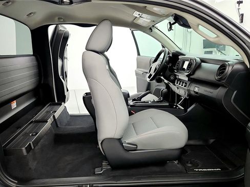 Certified 2019 Toyota Tacoma SR image 16