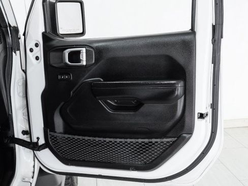 Used 2019 Jeep Wrangler Sport AWD/4WD image 36