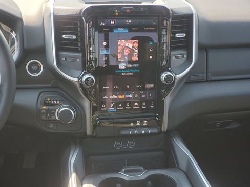 New 2026 RAM 1500 4x4 Crew Cab image 17