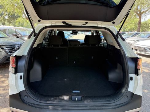 Used 2025 Kia Sportage LX FWD image 29