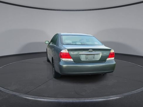 Used 2005 Toyota Camry LE w/ Fleet Convenience Pkg FWD image 7