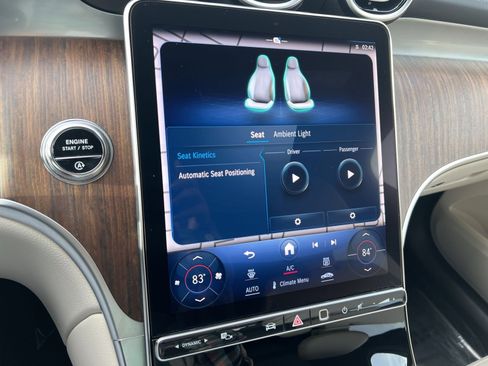 Used 2024 Mercedes-Benz GLC 300 4MATIC image 21