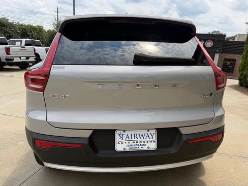 Used 2025 Volvo XC40 B5 Plus AWD/4WD image 8