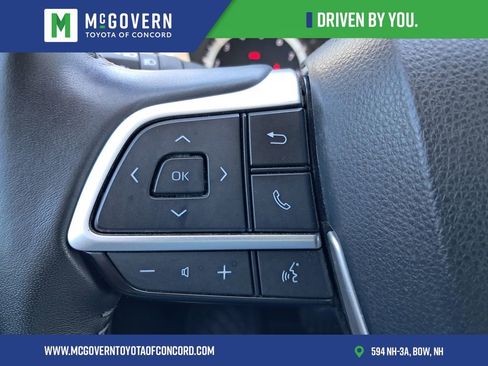 Used 2023 Toyota Highlander XLE AWD/4WD image 27