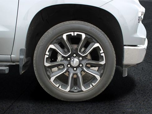 Used 2024 Chevrolet Silverado 1500 LT image 13