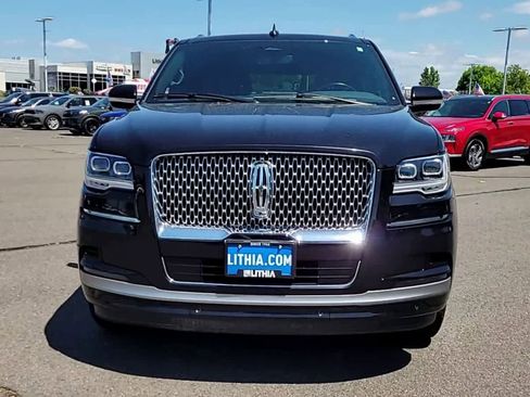 Used 2024 Lincoln Navigator L 4WD image 3