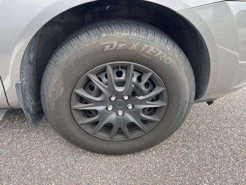 Used 2014 Nissan Rogue S w/ Convenience Package image 6