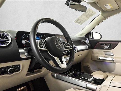 Used 2023 Mercedes-Benz GLB 250 4MATIC image 10