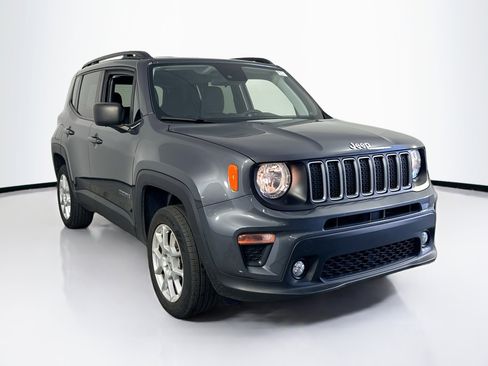 Used 2022 Jeep Renegade Latitude image 3