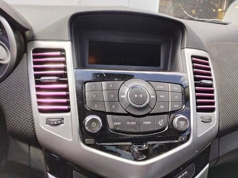 Used 2014 Chevrolet Cruze LT image 8