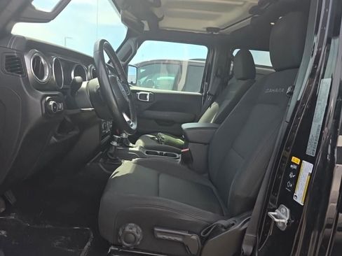Used 2022 Jeep Wrangler Unlimited Sahara w/ Cold Weather Group AWD/4WD image 8