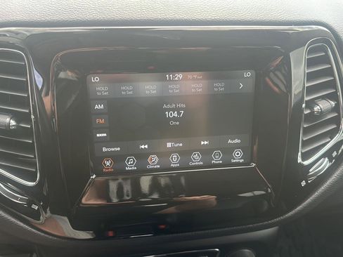 Used 2021 Jeep Compass Latitude FWD image 17