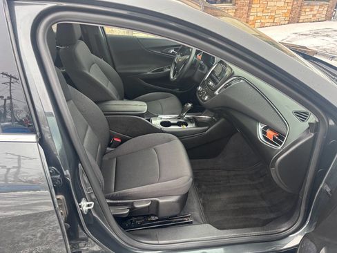 Used 2017 Chevrolet Malibu LT image 17