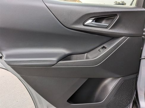 Used 2025 Chevrolet Equinox LT image 25